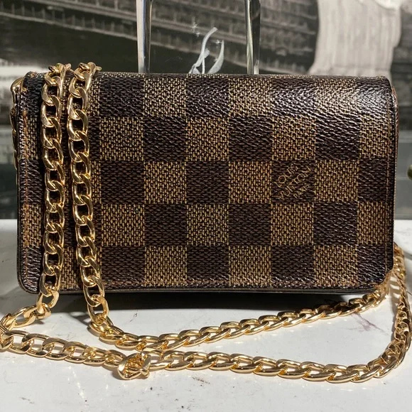 Authentic Louis Vuitton Damier Bifold Zippy Wallet - Picture 1 of 16